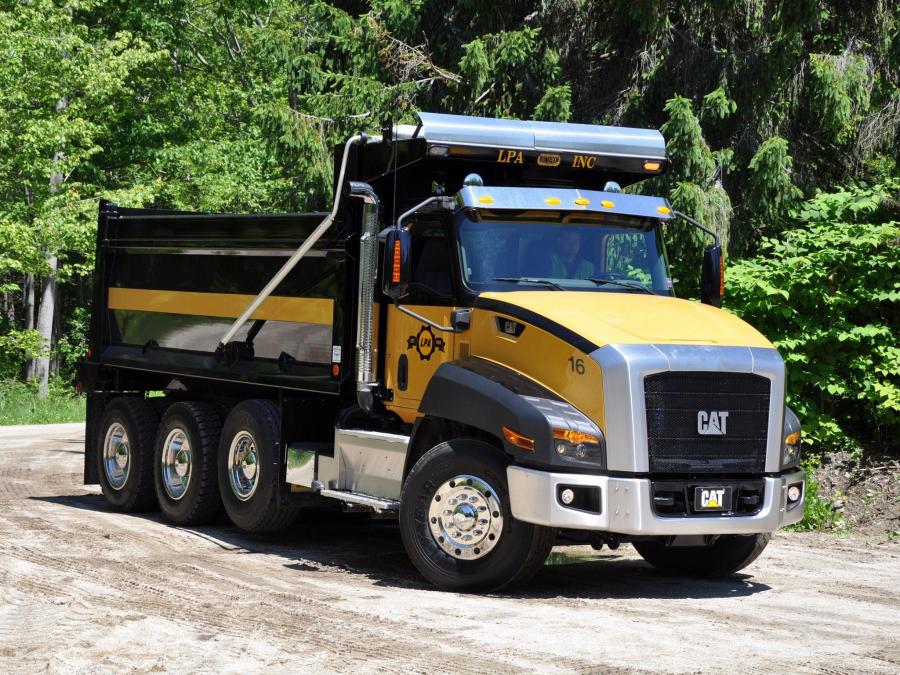  Caterpillar CT660 Dump Truck 2011 года  (фото 9 из 10)